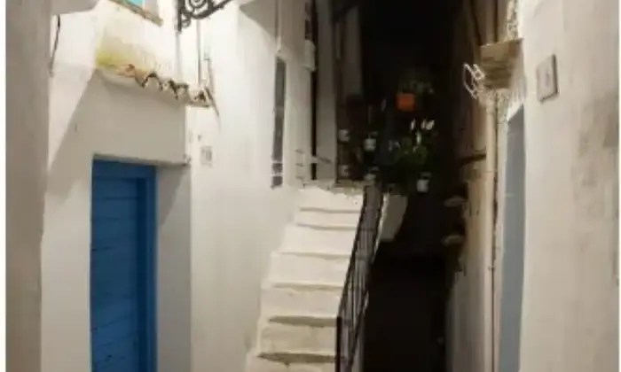 Rexer-Sperlonga-Vendesi-appartamento-in-via-I-Ripa-a-Sperlonga-Garage