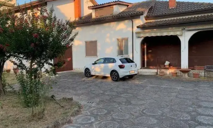 Rexer-Latina-Villa-unifamiliare-via-Corioli-Montello-Ferriere-Latina-Garage