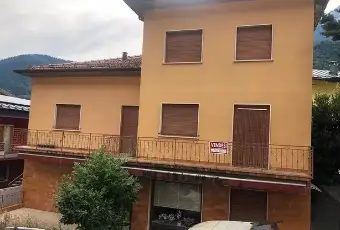 Rexer-Paularo-Casa-singola-a-Paularo-stanze-m-Giardino