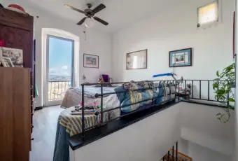 Rexer-Lerici-Panoramico-e-luminoso-bilocale-duplex-con-terrazza-esclusiva-CAMERA-DA-LETTO