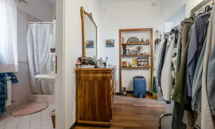 Rexer-Lerici-Panoramico-e-luminoso-bilocale-duplex-con-terrazza-esclusiva-CAMERA-DA-LETTO