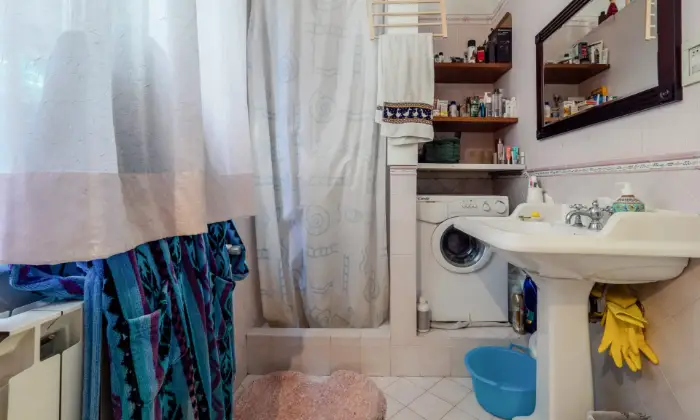 Rexer-Lerici-Panoramico-e-luminoso-bilocale-duplex-con-terrazza-esclusiva-BAGNO