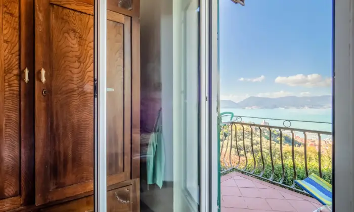 Rexer-Lerici-Panoramico-e-luminoso-bilocale-duplex-con-terrazza-esclusiva-TERRAZZO