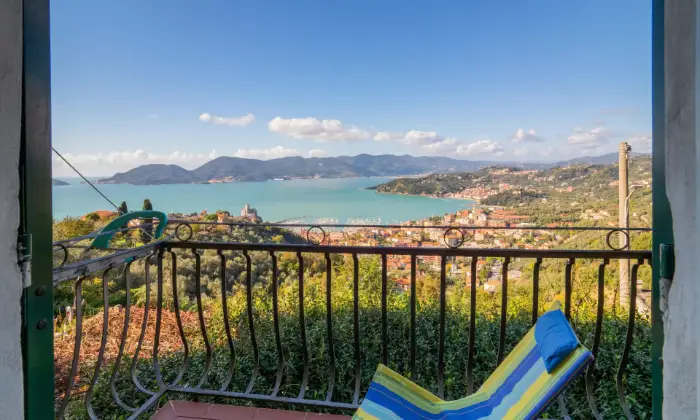 Rexer-Lerici-Panoramico-e-luminoso-bilocale-duplex-con-terrazza-esclusiva-TERRAZZO