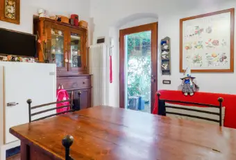 Rexer-Lerici-Panoramico-e-luminoso-bilocale-duplex-con-terrazza-esclusiva-SALONE-CUCINA