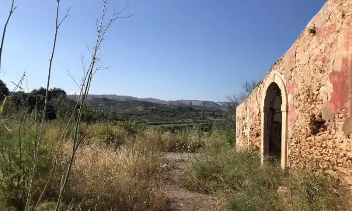 Rexer-Noto-Rustico-Casale-con-terreno-Terrazzo