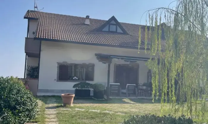 Rexer-Larciano-Vendesi-villa-in-via-Santa-Caterina-Mungherino-Larciano-Giardino