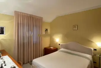 Rexer-Larciano-Vendesi-villa-in-via-Santa-Caterina-Mungherino-Larciano-CameraDaLetto