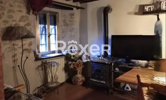 Rexer-Villa-Basilica-Terratetto-con-giardino-bosco-orto-in-vendita-VILLA-BASILICA-LU-Altro