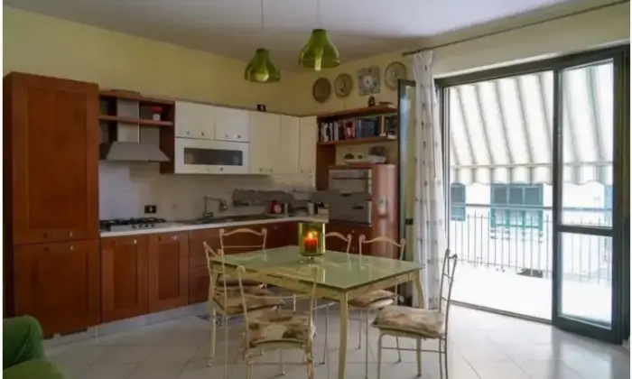 Rexer-Mascali-Trilocale-in-vendita-in-via-Carrata-Cucina