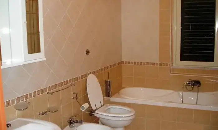 Rexer-Scillato-Appartamento-nuova-costruzione-in-vendita-a-SCILLATO-PA-Bagno