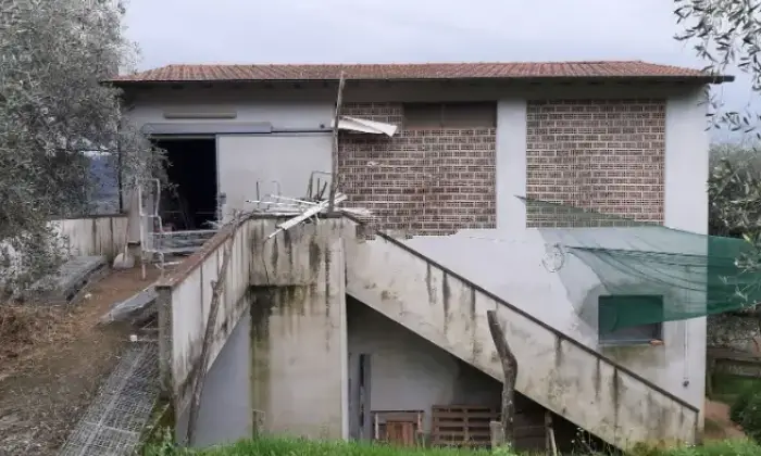 Rexer-Camaiore-Casalecascina-in-vendita-in-via-dei-Bianchini-Giardino