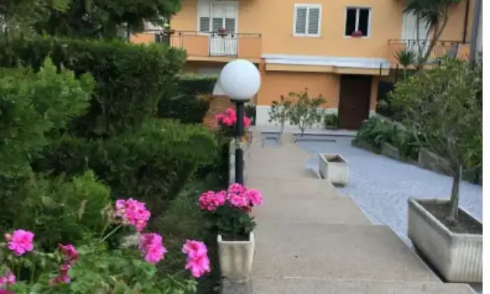 Rexer-Carlentini-Appartamento-da-ultimare-internamente-in-vendita-a-Carlentini-SR-Giardino