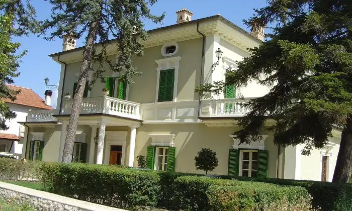 Rexer-Introdacqua-CasaleVilla-stile-liberty-in-Sulmona-Altro