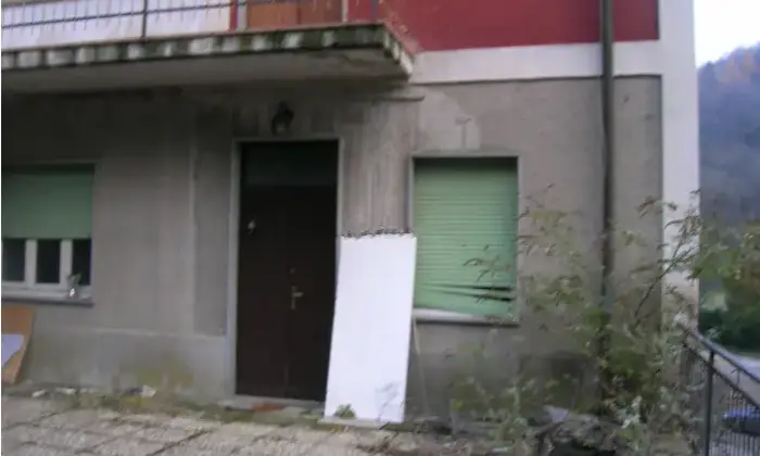 Rexer-Barni-Intero-edificio-in-vendita-in-via-Cristoforo-Colombo-a-Barni-Altro