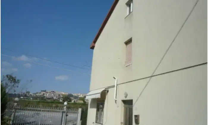 Rexer-Osimo-Casa-colonica-in-vendita-in-via-Recanati-ad-Osimo-Terrazzo