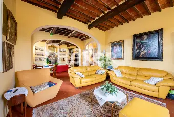 Rexer-Castelfranco-di-sotto-Splendida-villa-dal-fascino-storico-e-comfort-moderno-SALONE