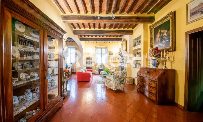 Rexer-Castelfranco-di-sotto-Splendida-villa-dal-fascino-storico-e-comfort-moderno-SALONE