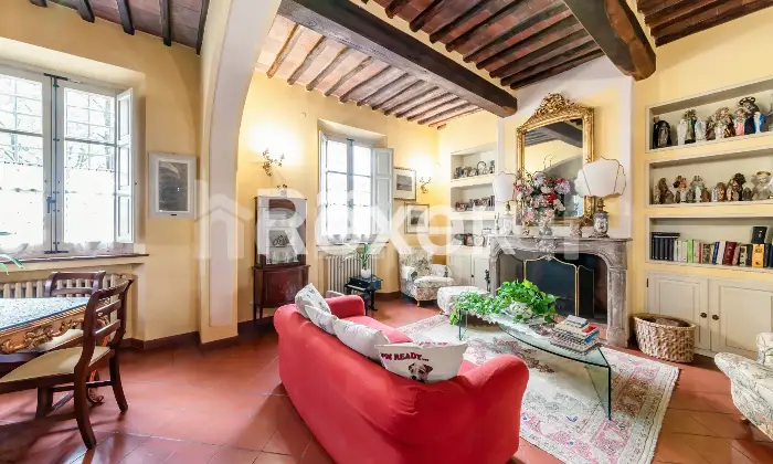 Rexer-Castelfranco-di-sotto-Splendida-villa-dal-fascino-storico-e-comfort-moderno-SALONE