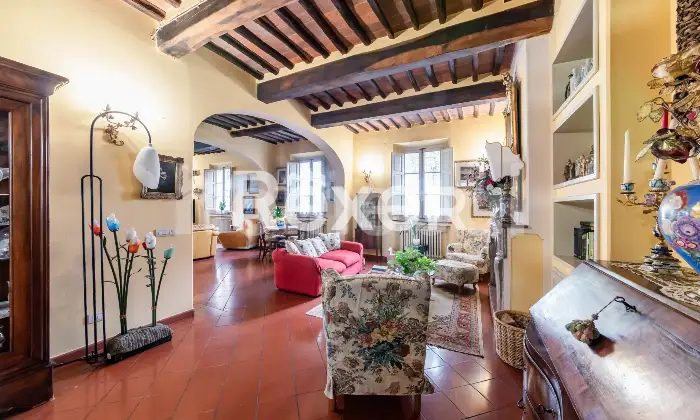 Rexer-Castelfranco-di-sotto-Splendida-villa-dal-fascino-storico-e-comfort-moderno-SALONE