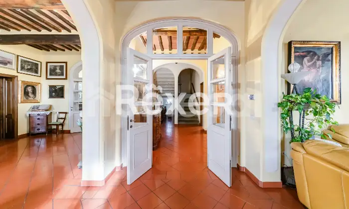 Rexer-Castelfranco-di-sotto-Splendida-villa-dal-fascino-storico-e-comfort-moderno-SALONE