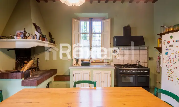 Rexer-Castelfranco-di-sotto-Splendida-villa-dal-fascino-storico-e-comfort-moderno-CUCINA