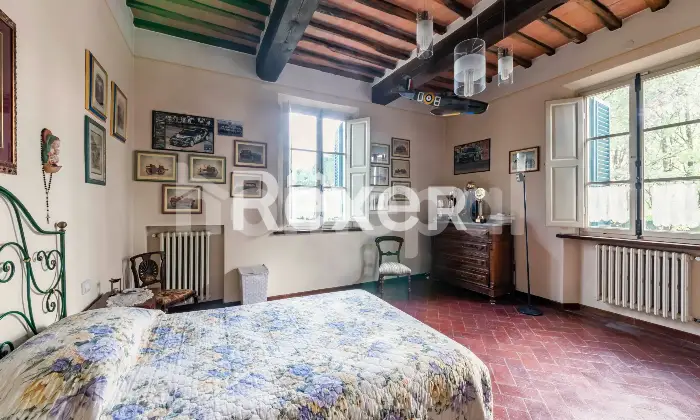 Rexer-Castelfranco-di-sotto-Splendida-villa-dal-fascino-storico-e-comfort-moderno-CAMERA-DA-LETTO