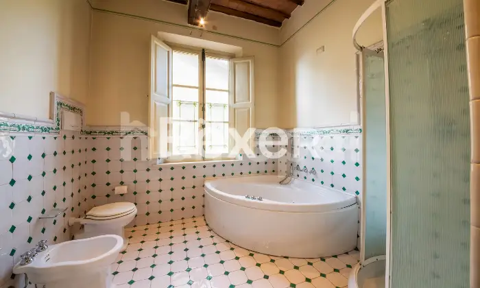 Rexer-Castelfranco-di-sotto-Splendida-villa-dal-fascino-storico-e-comfort-moderno-BAGNO