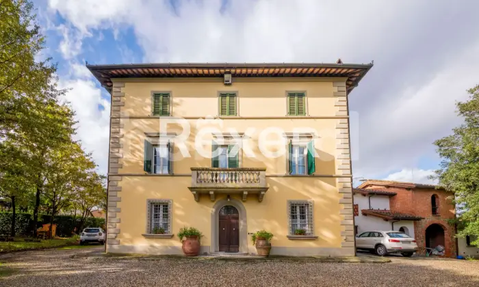 Rexer-Fucecchio-Splendida-villa-dal-fascino-storico-e-comfort-moderno-ESTERNO