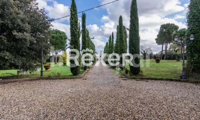 Rexer-Fucecchio-Splendida-villa-dal-fascino-storico-e-comfort-moderno-ESTERNO