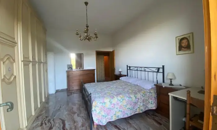 Rexer-Vinci-Appartamento-primo-ultimo-piano-libero-su-lati-grande-garage-Altro
