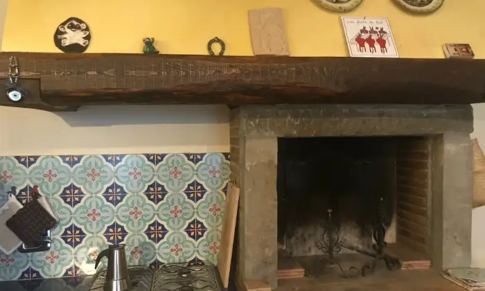 Rexer-Bucine-Casa-in-vendita-nel-romantico-borgo-di-Pietraviva-Cucina