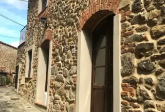 Rexer-Bucine-Casa-in-vendita-nel-romantico-borgo-di-Pietraviva-Altro