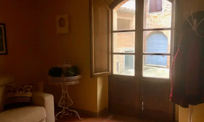Rexer-Bucine-Casa-in-vendita-nel-romantico-borgo-di-Pietraviva-Salone