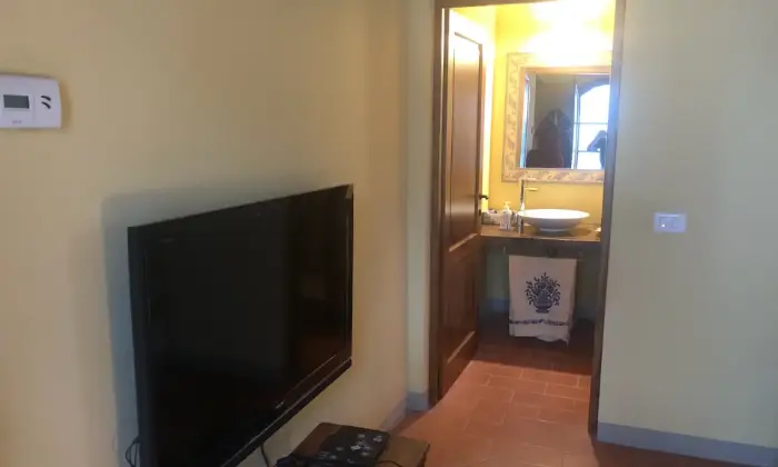 Rexer-Bucine-Casa-in-vendita-nel-romantico-borgo-di-Pietraviva-Altro