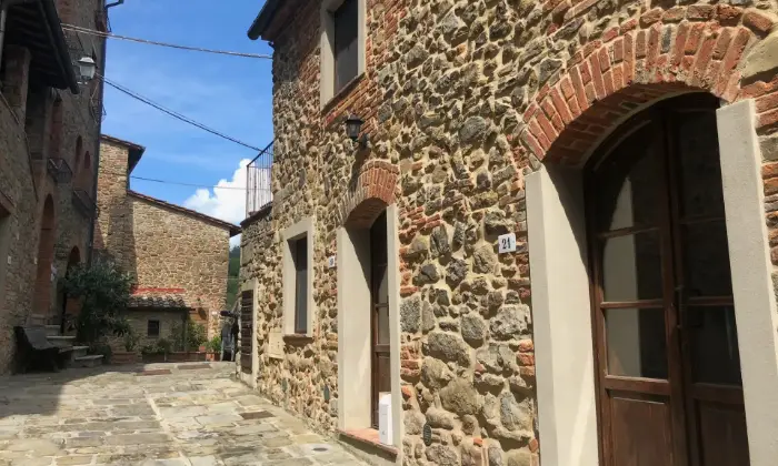 Rexer-Bucine-Casa-in-vendita-nel-romantico-borgo-di-Pietraviva-Altro