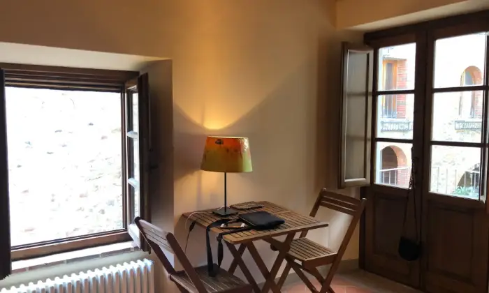 Rexer-Bucine-Casa-in-vendita-nel-romantico-borgo-di-Pietraviva-CameraDaLetto
