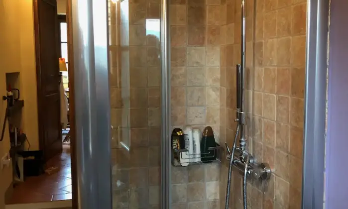 Rexer-Bucine-Casa-in-vendita-nel-romantico-borgo-di-Pietraviva-Bagno