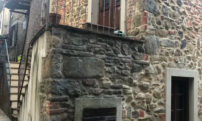 Rexer-Bucine-Casa-in-vendita-nel-romantico-borgo-di-Pietraviva-Terrazzo