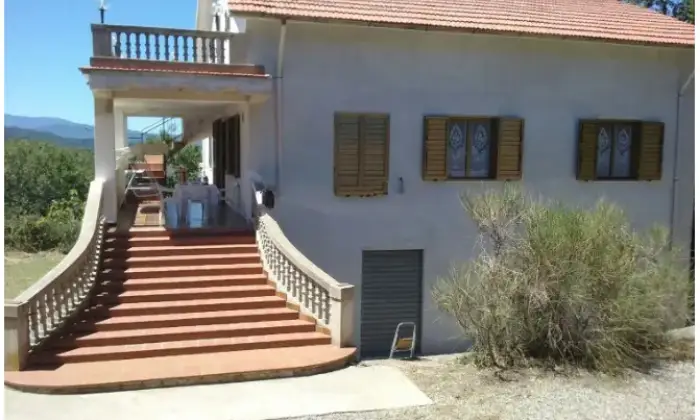 Rexer-Oriolo-Villetta-su-due-piani-in-vendita-in-via-provinciale-Terrazzo