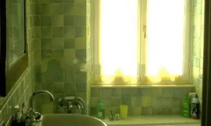 Rexer-Follo-Vendesi-appartamento-in-via-Cadro-Tivegna-Follo-Bagno