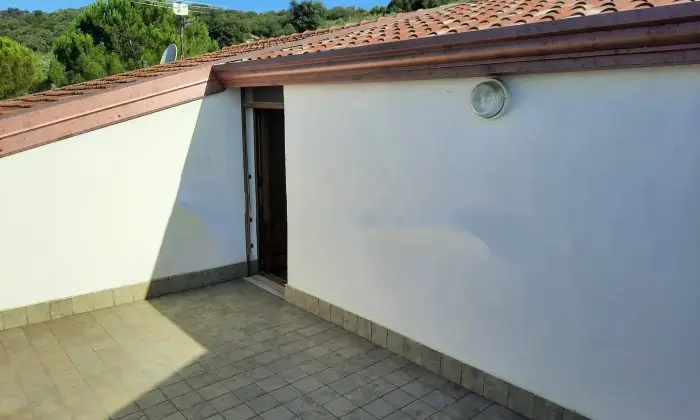 Rexer-Roccadaspide-Vendesi-casa-con-terreno-in-via-Carretiello-Roccadaspide-Terrazzo