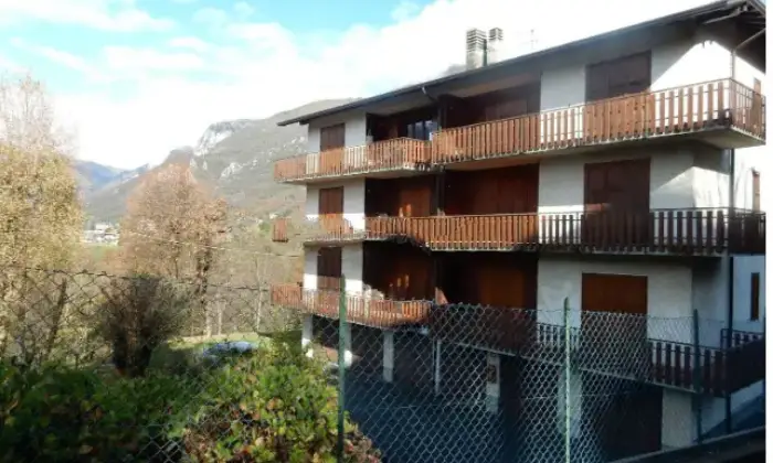 Rexer-Cremeno-Vendesi-appartamento-in-via-Tonalli-di-Sotto-a-Cremeno-Terrazzo