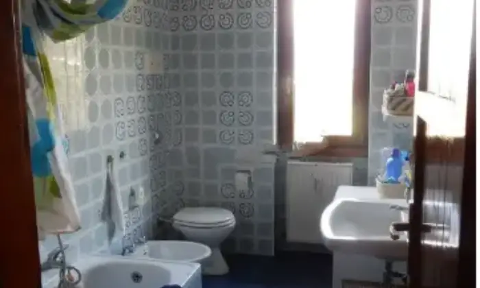 Rexer-Cremeno-Vendesi-appartamento-in-via-Tonalli-di-Sotto-a-Cremeno-Bagno
