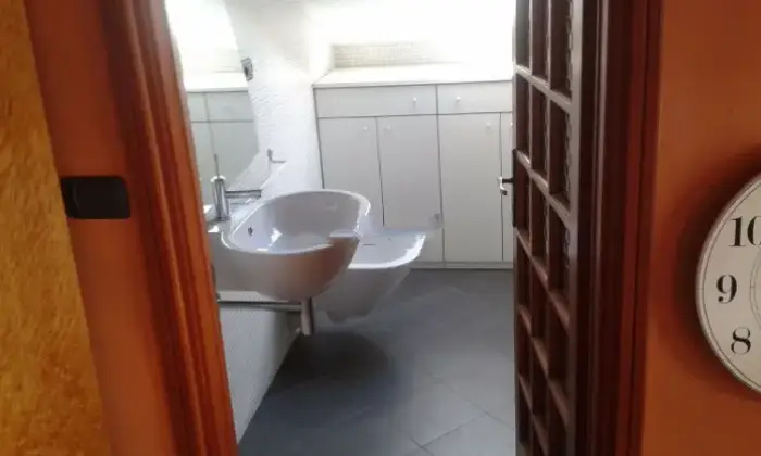 Rexer-Cuneo-Monolocale-in-vendita-in-via-roburent-Bagno