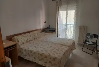 Rexer-Caltagirone-Vendesi-appartamento-in-largo-Ticino-a-Caltagirone-CameraDaLetto