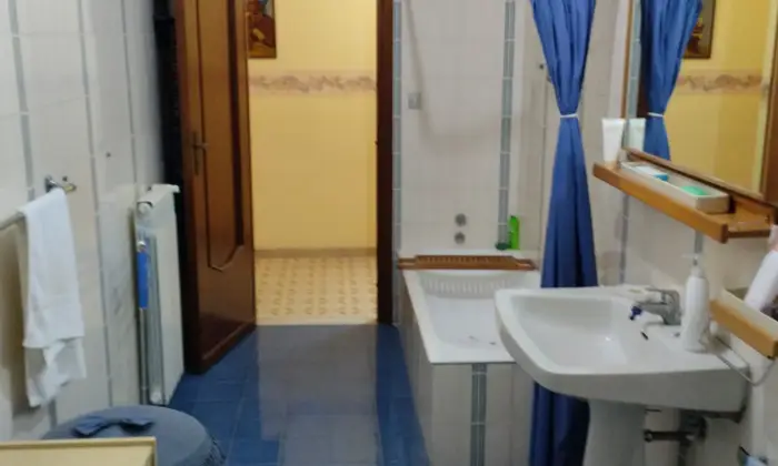 Rexer-Nola-Appartamento-in-vendita-in-via-A-Boccio-a-Nola-Bagno