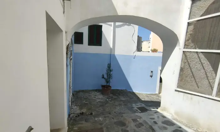 Rexer-Ponza-Immobile-commerciale-pieno-centro-storico-nella-splendida-Isola-di-Ponza-Altro