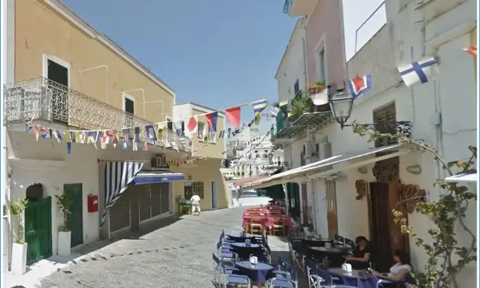 Rexer-Ponza-Immobile-commerciale-pieno-centro-storico-nella-splendida-Isola-di-Ponza-Altro