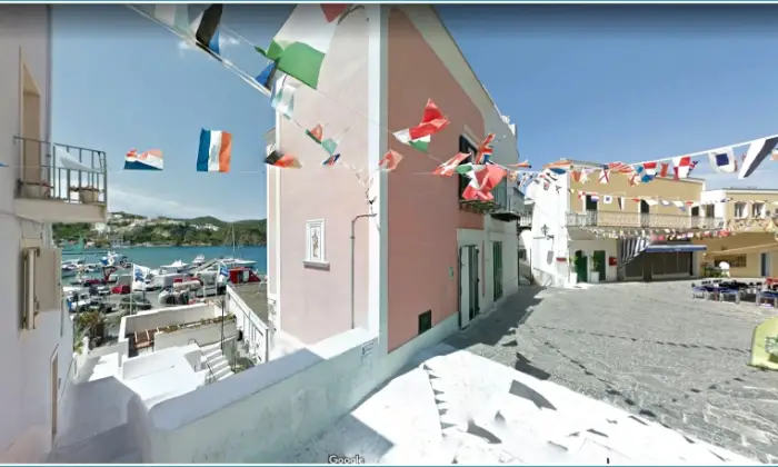 Rexer-Ponza-Immobile-commerciale-pieno-centro-storico-nella-splendida-Isola-di-Ponza-Altro